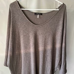 NWT Laila Jayde Dolman Sleeve Top